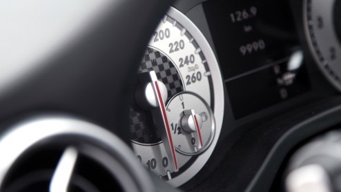 Mercedes-Benz zet in op groei. De nieuwe vijfdeurs A-Klasse geeft de aftrap om in het compacte segment nieuwe rijders aan te spreken en gooit het daarom over een hele andere boeg dan zijn voorganger.