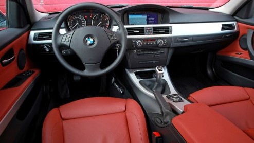 De laatste paar maanden voor de huidige BMW 3 Serie zijn geteld. Voor dat het zover is heeft BMW de 320d Touring EfficientDynamics Edition in de aanbieding. Letterlijk. Zakelijke rijders rijden dan, v