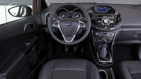 Ford weet wel hoe ze lekker rijdende en ruime MPVs moeten maken. Na de Galaxy, S-MAX en C-MAX is het nu tijd om er een kleintje bij te roepen, de B-MAX. Met onder andere een zuinige driecilinder Ec