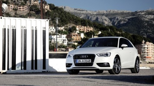 De nieuwe Audi A3 is voor 99% helemaal nieuw. Kun je dat op het eerste gezicht zien? Nee, maar zodra je instapt n er mee gaat rijden, valt dat niet te missen. Zelfs de 1.4 TFSI en 1.6 TDI bezorgen ee