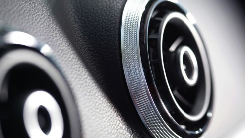 De nieuwe Audi A3 is voor 99% helemaal nieuw. Kun je dat op het eerste gezicht zien? Nee, maar zodra je instapt n er mee gaat rijden, valt dat niet te missen. Zelfs de 1.4 TFSI en 1.6 TDI bezorgen ee