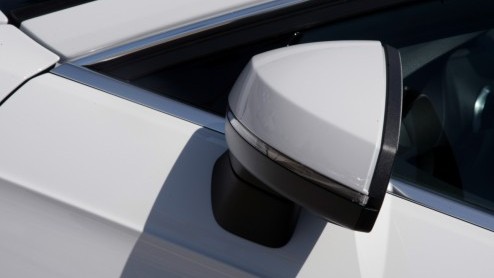 De nieuwe Audi A3 is voor 99% helemaal nieuw. Kun je dat op het eerste gezicht zien? Nee, maar zodra je instapt n er mee gaat rijden, valt dat niet te missen. Zelfs de 1.4 TFSI en 1.6 TDI bezorgen ee