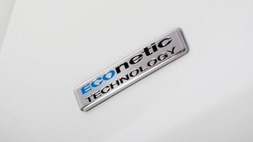 Reikhalzend hebben wij en leaserijdend Nederland uit kunnen kijken naar de nieuwe Ford Focus 1.6 TDCi ECOnetic Technology, die dankzij een superzuinige dieselmotor als n van de weinige compacte midd
