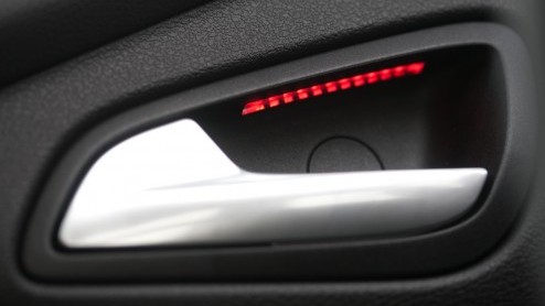 Reikhalzend hebben wij en leaserijdend Nederland uit kunnen kijken naar de nieuwe Ford Focus 1.6 TDCi ECOnetic Technology, die dankzij een superzuinige dieselmotor als n van de weinige compacte midd