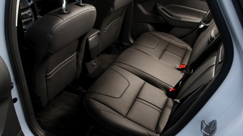Reikhalzend hebben wij en leaserijdend Nederland uit kunnen kijken naar de nieuwe Ford Focus 1.6 TDCi ECOnetic Technology, die dankzij een superzuinige dieselmotor als n van de weinige compacte midd