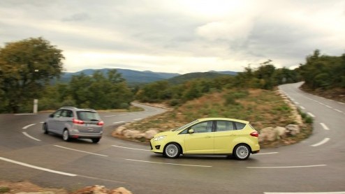 Nieuw in het 'assortiment' van de Ford C-MAX is de Ambiente-uitvoering. Deze nieuwe instapper heeft een tammere 1.6 Ti-VCT en een opvallend scherpe prijs: 20.995 euro. Ook de prijslijst van de Grand C