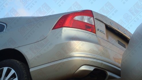 In China is een Volvo S80 met kleine uiterlijke wijzigingen op een trailer gesignaleerd. Betekent dit dat er nog een facelift aanstaande is? En is die dan ook voor Europa?