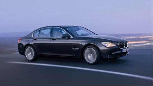 BMW laat vandaag meer informatie los omtrent hun te introduceren aanwinst, de 7-serie. De executive zakensedan belooft nog dynamischer te zijn, en zal tegelijkertijd meer comfort en luxe te bieden heb