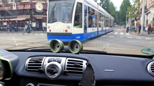 Het deelautoprogramma Car2go wordt binnenkort ook in onze hoofdstad gentroduceerd. Het initiatief van Daimler presenteert maandag haar plannen voor Nederland. Zeker is dat gebruikers van deze dienst 
