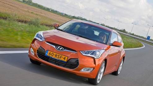 Hyundai introduceert het ene nieuwe model na de ander en wisselt volumemodellen zoals de ix35 en i40 af met sportieve smaakmakers zoals de Genesis Coup. Aan die laatste categorie kan nu ook de Velost