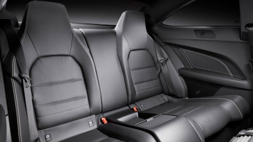 In Genve heeft Mercedes-Benz laten zien het modelgamma uit te breiden met de C-Klasse Coup. Vanaf juni wordt de sportief getinte telg in de Nederlandse showrooms verwacht. Hij is dan leverbaar vanaf