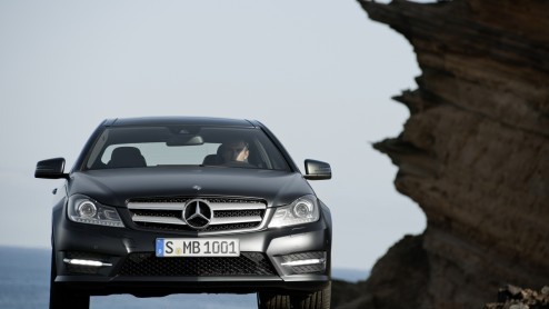 Dit jaar rolt Mercedes-Benz de intrede van start/stop-techniek en zeventrapsautomaat verder uit over het modelgamma. Na de C-Klasse zijn ook de GLK, meer uitvoeringen van de E-Coup/Cabrio en S350 CDI