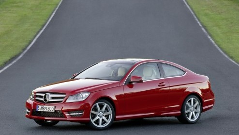 In Genve heeft Mercedes-Benz laten zien het modelgamma uit te breiden met de C-Klasse Coup. Vanaf juni wordt de sportief getinte telg in de Nederlandse showrooms verwacht. Hij is dan leverbaar vanaf