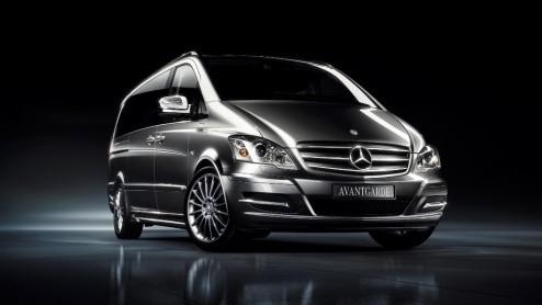 Omdat Mercedes-Benz dit jaar 125 jaar bestaat pakt het merk uit met niet alleen nieuwe, maar ook speciale versies van bestaande modellen. De Mercedes-Benz Viano Avantgarde Edition 125 hoort als luxe b