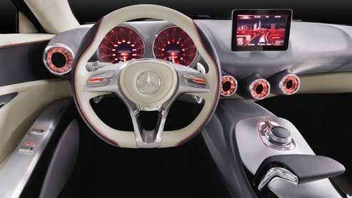 De Mercedes-Benz A-Klasse staat op het punt te worden opgevolgd. Op de autotentoonstelling van Sjanghai staat een voorproefje in de vorm van de Concept A-Class, voorzien van een 210 pk sterke motor en