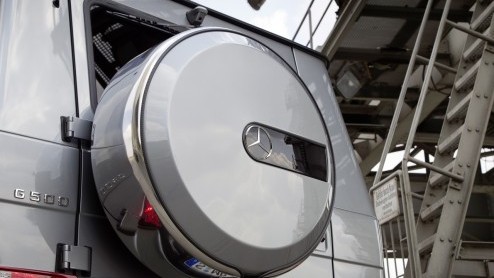Oudgediende Mercedes-Benz G-Klasse staat weer even in de picture. Het iconische model dat al 32 jaar op de markt is wordt verkrijgbaar als BA3 Final Edition en Edition Select en is in beide gevall