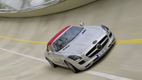 Op 13 september maakt Mercedes-Benz de SLS Roadster officieel tijdens de IAA Frankfurt. Vandaag geeft het merk een persbericht vrij met tekst en uitleg over het ontwikkelingsproces. Bijgeleverde foto