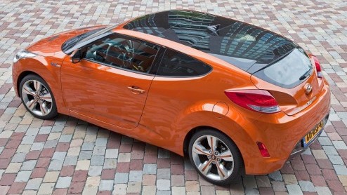 Hyundai introduceert het ene nieuwe model na de ander en wisselt volumemodellen zoals de ix35 en i40 af met sportieve smaakmakers zoals de Genesis Coup. Aan die laatste categorie kan nu ook de Velost