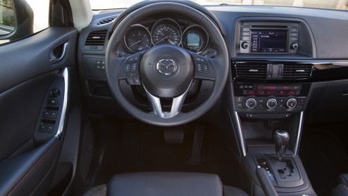 De nieuwe Mazda CX-5 schept hoge verwachtingen. Het model is niet alleen de eerste compacte SUV van het merk maar ook eerste Mazda gebouwd volgens de op efficintie gerichte SkyActiv gedachte. In Bari