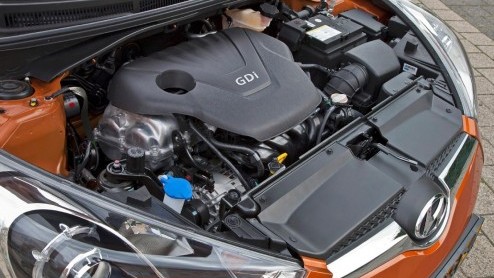 Hyundai introduceert het ene nieuwe model na de ander en wisselt volumemodellen zoals de ix35 en i40 af met sportieve smaakmakers zoals de Genesis Coup. Aan die laatste categorie kan nu ook de Velost