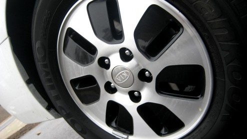 Het is waarschijnlijk de meest exclusieve Kia in Nederland, maar dat is niet waar het om draait. De Kia Forte Hybrid LPi is de eerste in serie geproduceerde autogashybride! Ook al komt de zeer CO2-vri