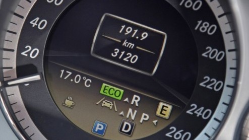 Mercedes-Benz blijft haar modelgamma continu te perfectioneren. Na de facelift van de C-Klasse dient er nu (al) nieuwe motortechniek voor de E-Klasse aan. De Duitsers hebben verse V6- en V8 motoren en