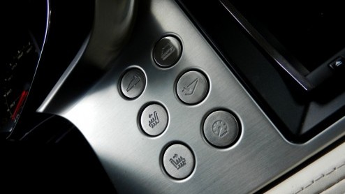 Wie in de markt is voor een lekkere sportauto denkt meestal niet aan Lotus. En dat is onterecht, want de Engelsen kunnen als geen ander lichtgewicht sporters bouwen. De Evora S koppelt - meer dan elke