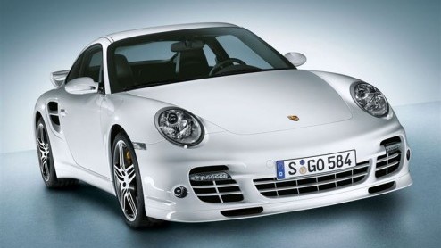 Als Porschebezitter moet er altijd wat te wensen overblijven. Voor de 911 Turbo Coup heeft het merk een aerokit ontwikkeld. Het merk garandeert hiermee een nog stabielere wegligging bij hoge snelhede