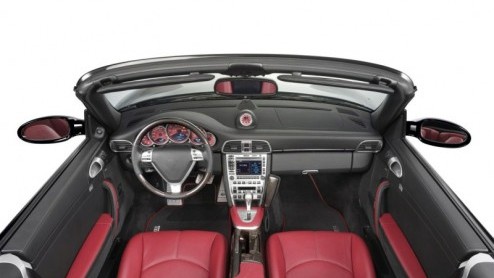 De Porsche 911 is een geliefd object voor een groot aantal tuners. De heren van TechArt hebben een 911 Turbo Cabrio een duwtje in de rug gegeven. Het resultaat is een uitbundige open sportauto met 630