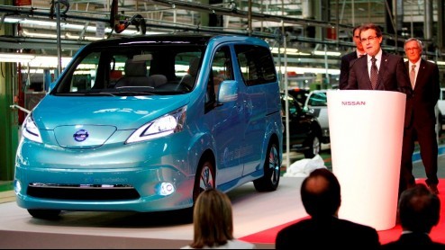 Tussen het bericht dat de verkoopcijfers van Nissan in Europa met 3.5 procent zijn gestegen maakt het merk bekend de elektrische bestelauto e-NV200 in productie te gaan nemen.