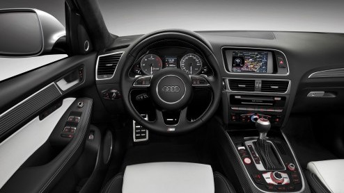 Audi zet de facelift van de Q5 kracht bij met de introductie van de SQ5 TDI met V6 biturbodiesel. Voor de drieliter is geen berg te hoog dankzij 313 pk en 650 Newtonmeter. Alsof het niets is!