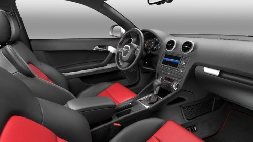 Audi heeft de A3 opgefrist. Niet alleen aan het uiterlijk werd gesleuteld, ook onderhuids veranderde er een en ander. Zo is de nieuwe zeventraps S tronic leverbaar en kun je ook magnetic ride bestelle