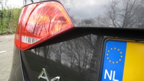 Eind vorig jaar deed de nieuwe Audi A4 zijn intrede. Met een nieuw design dat hier en daar de genen heeft van coupbroer A5, heeft de nieuweling al een fraaie stap vooruit te pakken. Toch is dat slech