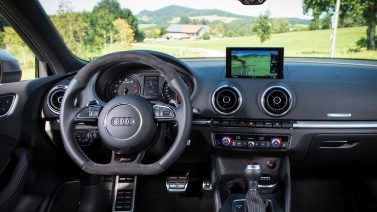 Even was het de heetste hatchback, Audi?s RS3 met 367 pk, voordat hij afgetroefd werd door de Mercedes-AMG A 45 met 381 pk. ABT brengt hem weer naar de top: 430 pk en 530 Nm.