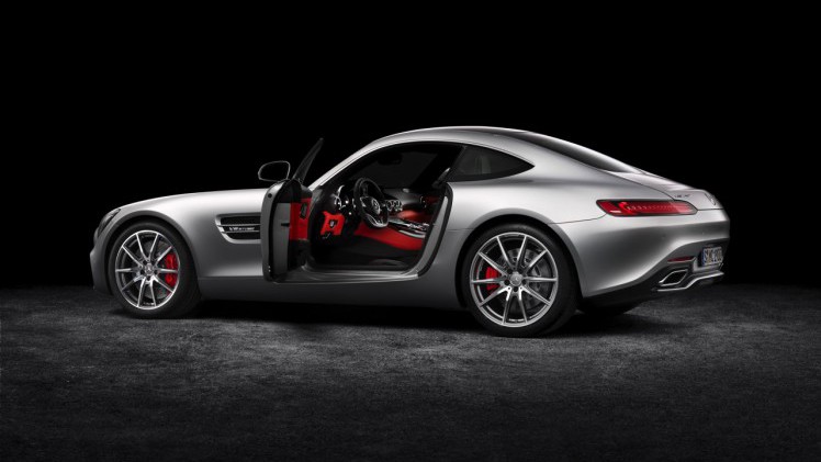 AMG introduceert tijdens Goodwood 2016 de AMG GT R. Het is de overtreffende trap van de AMG GT, die boven de AMG GT S komt te staan met circa 600 pk.