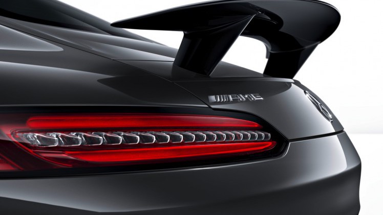 AMG introduceert tijdens Goodwood 2016 de AMG GT R. Het is de overtreffende trap van de AMG GT, die boven de AMG GT S komt te staan met circa 600 pk.