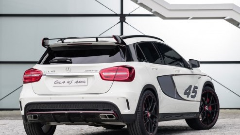 De ingenieurs van Mercedes-AMG hebben zich uitgeleefd op de Mercedes-Benz GLA. Het resultaat het studiemodel Concept GLA 45 AMG, die op de Los Angeles Auto Show zijn debuut maakt.