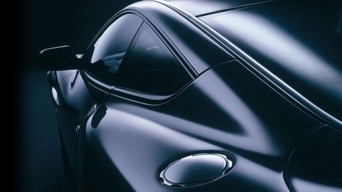En dan nu een trieste mededeling. Aston Martin gaat stoppen met de productie van de Vanquish S. Na 2.000 exemplaren houdt het echt op voor de brute Aston. Wie er nog een wil bemachtigen moet snel zijn
