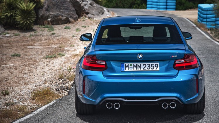 BMW M2 Coup is het nieuwe topmodel in de 2 Serie Coup reeks. De M235i blijft leverbaar en die heeft optioneel xDrive vierwielaandrijving.