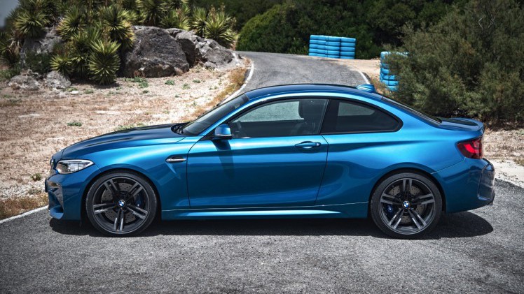 BMW M2 Coup is het nieuwe topmodel in de 2 Serie Coup reeks. De M235i blijft leverbaar en die heeft optioneel xDrive vierwielaandrijving.