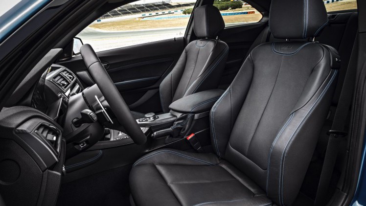 BMW M2 Coup is het nieuwe topmodel in de 2 Serie Coup reeks. De M235i blijft leverbaar en die heeft optioneel xDrive vierwielaandrijving.