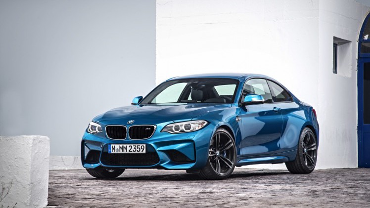 BMW M2 Coup is het nieuwe topmodel in de 2 Serie Coup reeks. De M235i blijft leverbaar en die heeft optioneel xDrive vierwielaandrijving.