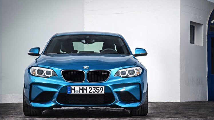 BMW M2 Coup is het nieuwe topmodel in de 2 Serie Coup reeks. De M235i blijft leverbaar en die heeft optioneel xDrive vierwielaandrijving.