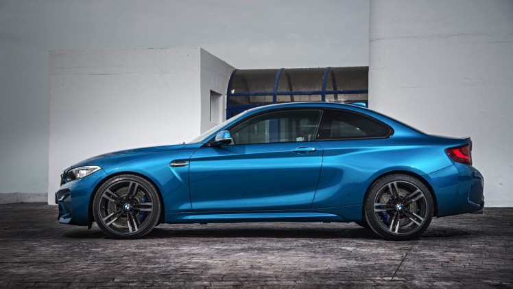 BMW M2 Coup is het nieuwe topmodel in de 2 Serie Coup reeks. De M235i blijft leverbaar en die heeft optioneel xDrive vierwielaandrijving.
