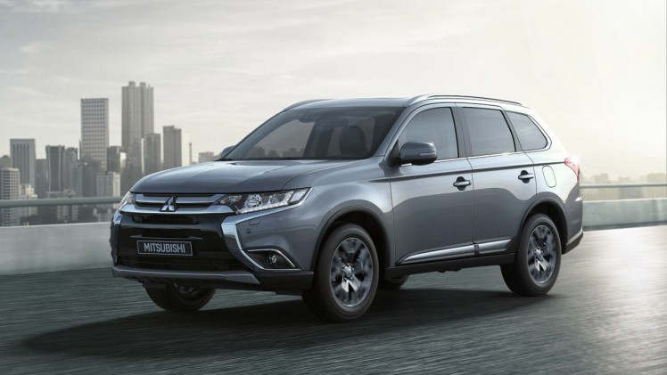 Mitsubishi verlaagt de prijs van de Outlander PHEV en voegt een sportieve S-versie toe.
