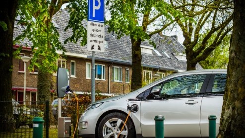 Aantal elektrische voertuigen in Nederland per april 2014 circa 35.000