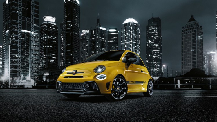 De facelift voor de Abarth 595 pakt niet alleen optisch, maar ook technisch goed uit. Het brulaapje is nog sportiever en komt deze zomer naar Nederland.