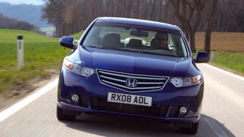 Honda gooit het met de nieuwe Accord over een andere boeg. Zeker de Tourer profiteert van de nieuwe zienswijze van de fabrikant. Wat is het geval? De vormgeving heeft de voorkeur gekregen boven het pr