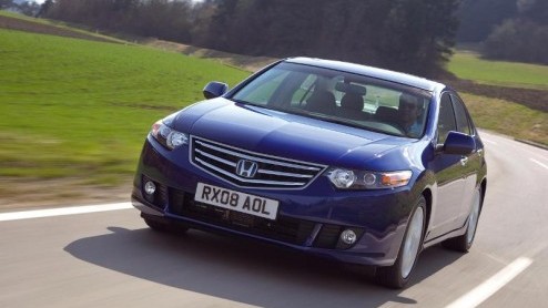 Honda gooit het met de nieuwe Accord over een andere boeg. Zeker de Tourer profiteert van de nieuwe zienswijze van de fabrikant. Wat is het geval? De vormgeving heeft de voorkeur gekregen boven het pr