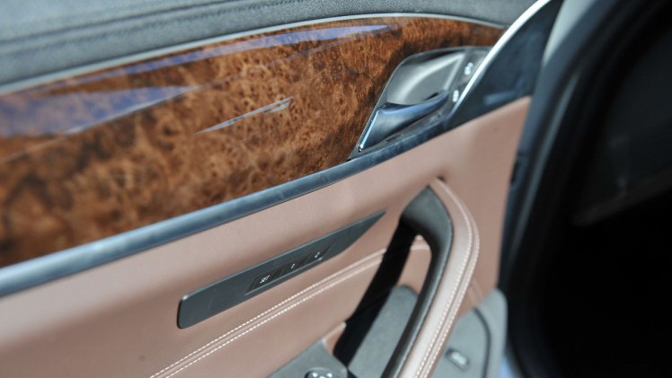 BMW zet met de nieuwste generatie 5-serie een flinke stap in de richting van autonoom rijden. AutoVandaag test de nieuwe 520d met sequentile achttrapsautomaat.